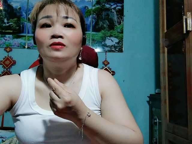 Linhanhsex2k's BongaCams show and profile