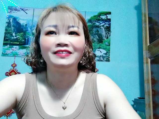 Linhanhsex2k's BongaCams show and profile