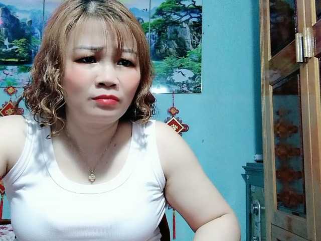 Linhanhsex2k's BongaCams show and profile