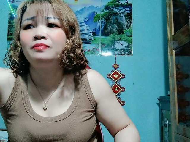 Linhanhsex2k's BongaCams show and profile