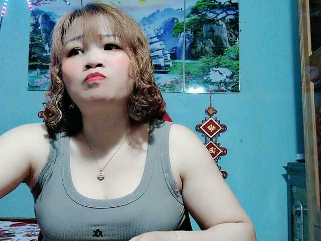 Linhanhsex2k's BongaCams show and profile