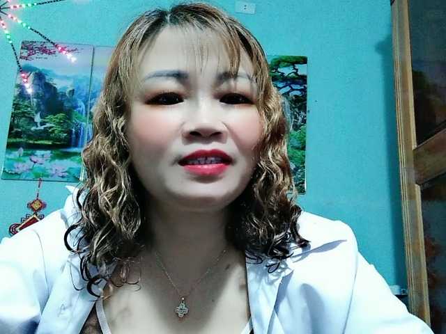 Linhanhsex2k's BongaCams show and profile