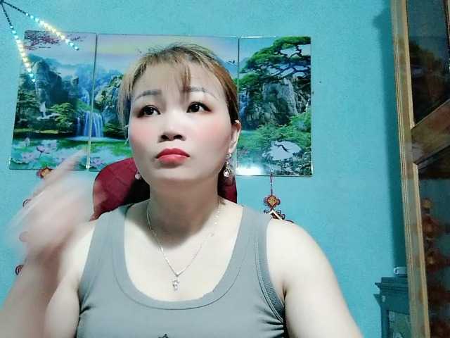 Linhanhsex2k's BongaCams show and profile