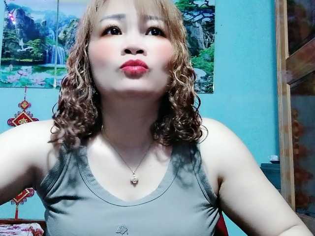 Linhanhsex2k's BongaCams show and profile