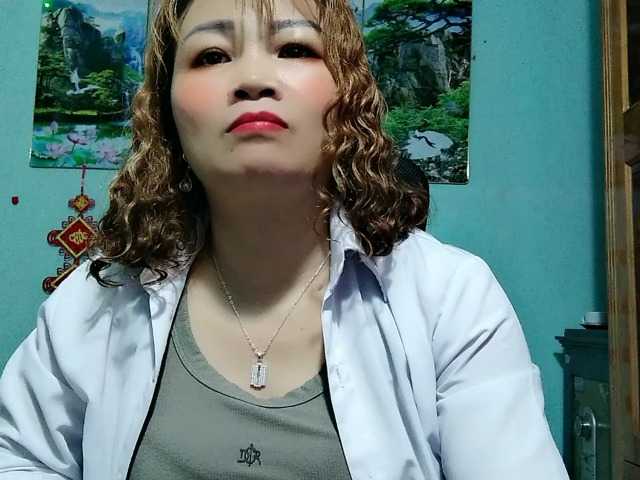 Linhanhsex2k's BongaCams show and profile