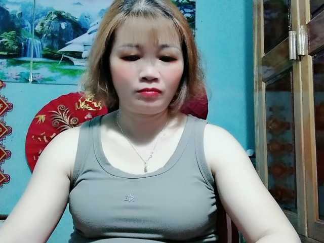 Linhanhsex2k's BongaCams show and profile