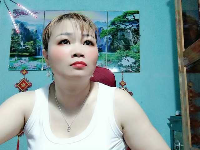 Linhanhsex2k's BongaCams show and profile