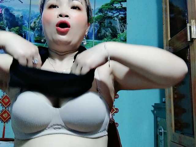 Linhanhsex2k's BongaCams show and profile