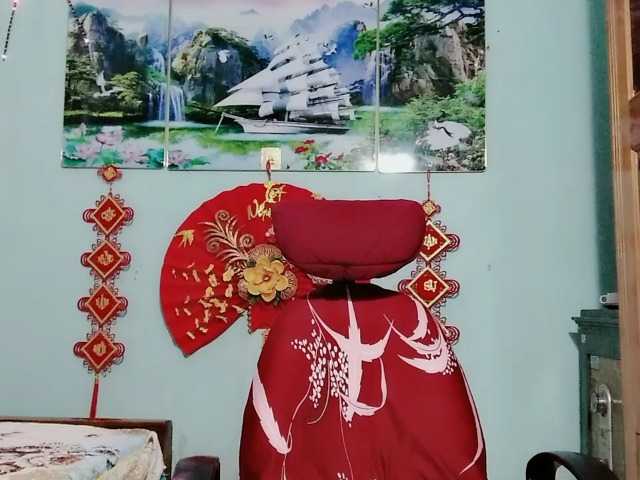 Linhanhsex2k's BongaCams show and profile