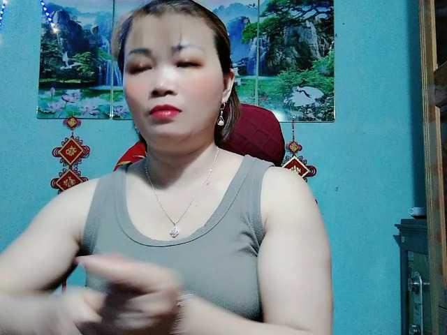 Linhanhsex2k's BongaCams show and profile