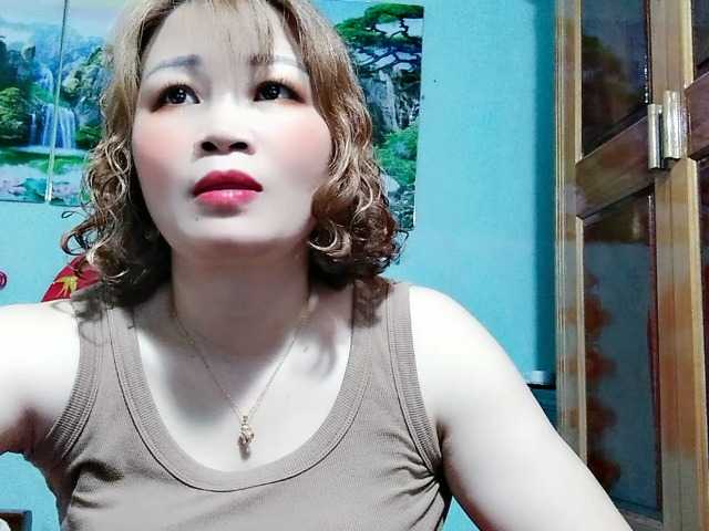 Linhanhsex2k's BongaCams show and profile