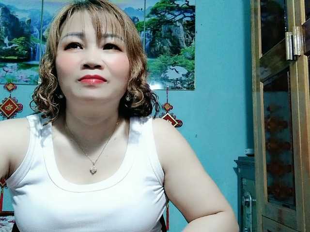 Linhanhsex2k's BongaCams show and profile