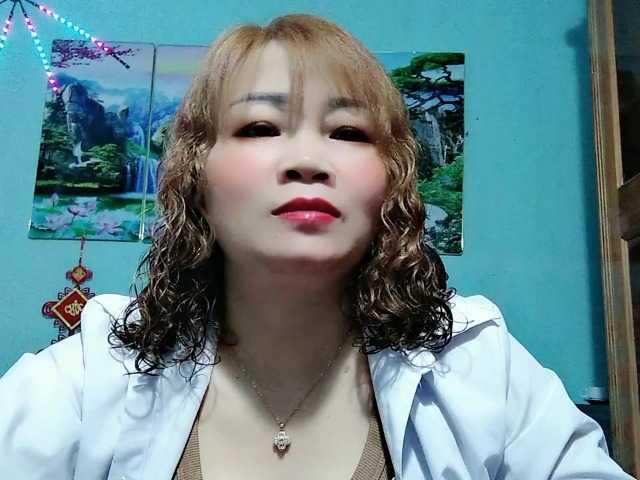 Linhanhsex2k's BongaCams show and profile