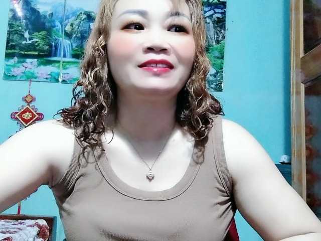 Linhanhsex2k's BongaCams show and profile