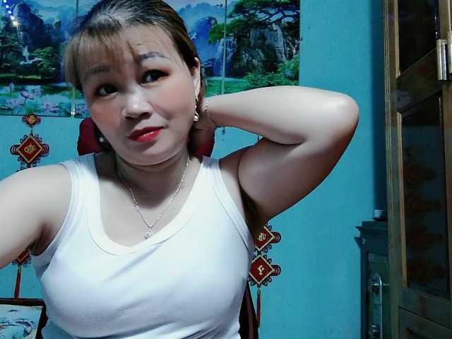 Linhanhsex2k's BongaCams show and profile