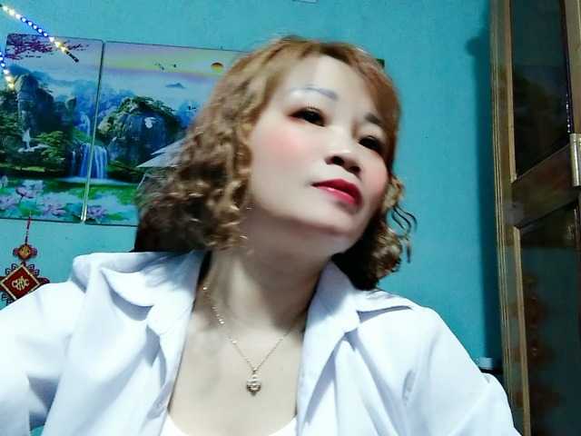 Linhanhsex2k's BongaCams show and profile