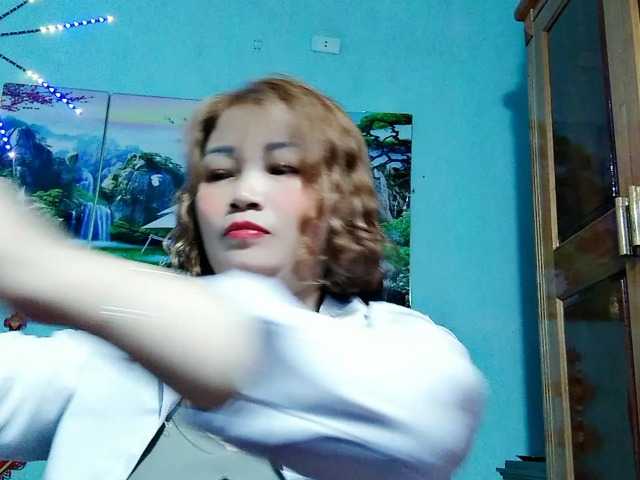 Linhanhsex2k's BongaCams show and profile