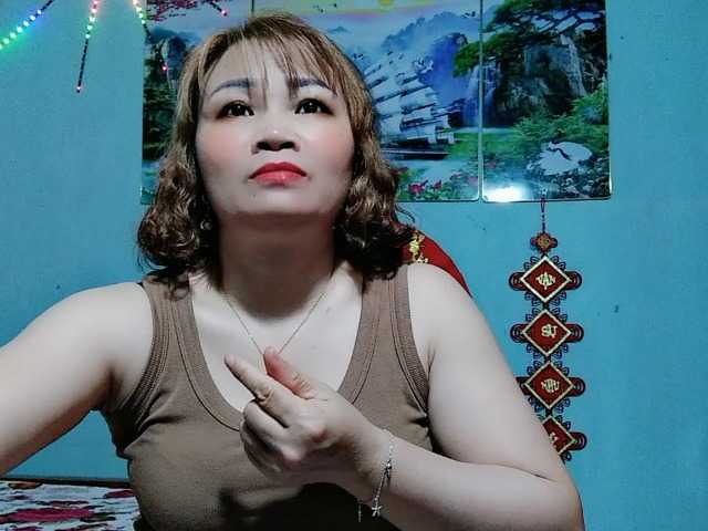 Linhanhsex2k's BongaCams show and profile