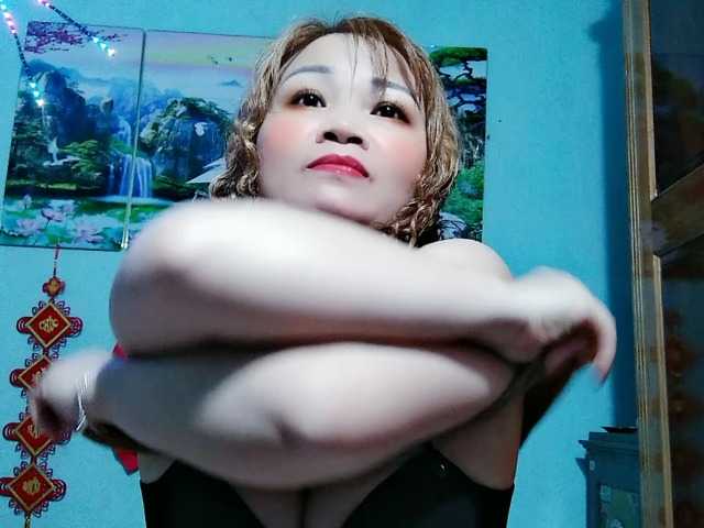 Linhanhsex2k's BongaCams show and profile