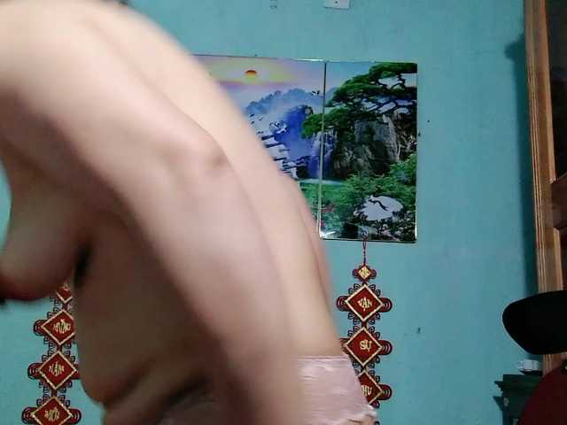 Linhanhsex2k's BongaCams show and profile