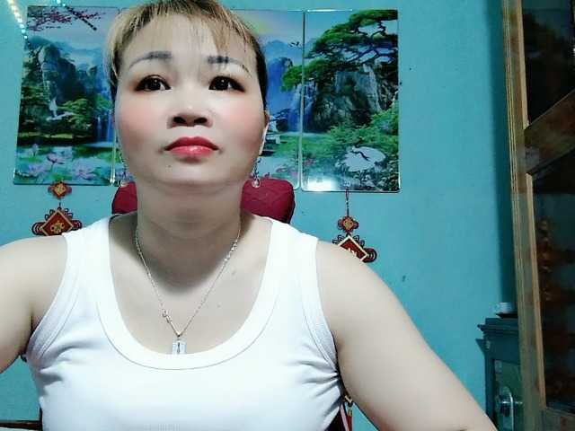 Linhanhsex2k's BongaCams show and profile