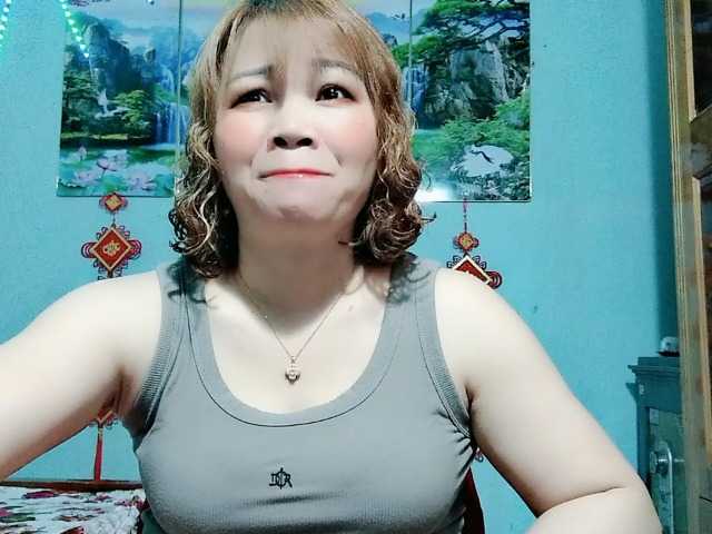 Linhanhsex2k's BongaCams show and profile