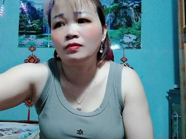 Linhanhsex2k's BongaCams show and profile