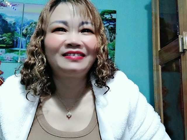 Linhanhsex2k's BongaCams show and profile