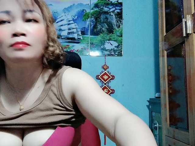 Linhanhsex2k live cam profile