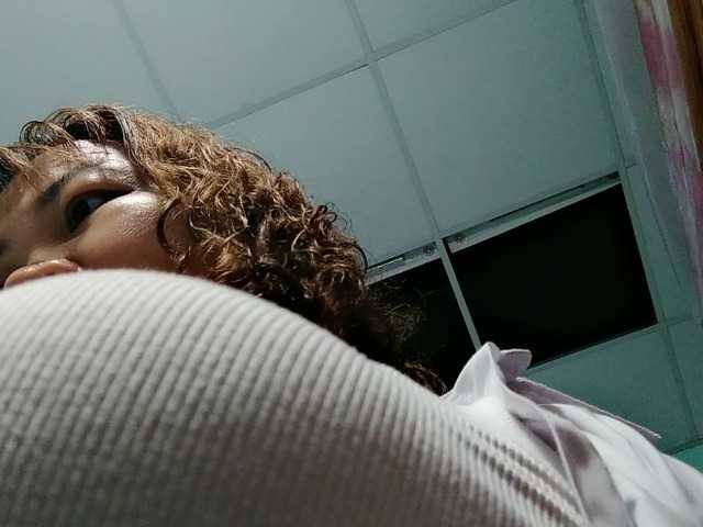 Linhanhsex2k's BongaCams show and profile