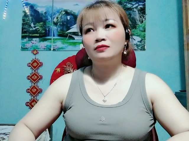 Linhanhsex2k's BongaCams show and profile