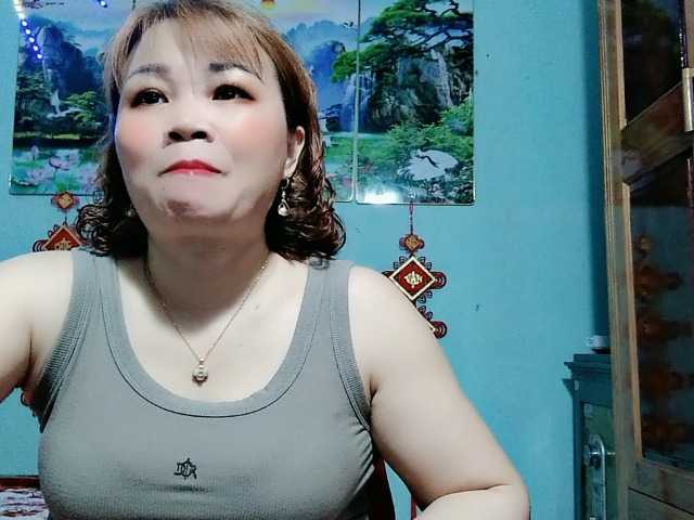 Linhanhsex2k's BongaCams show and profile