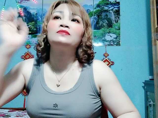 Linhanhsex2k's BongaCams show and profile