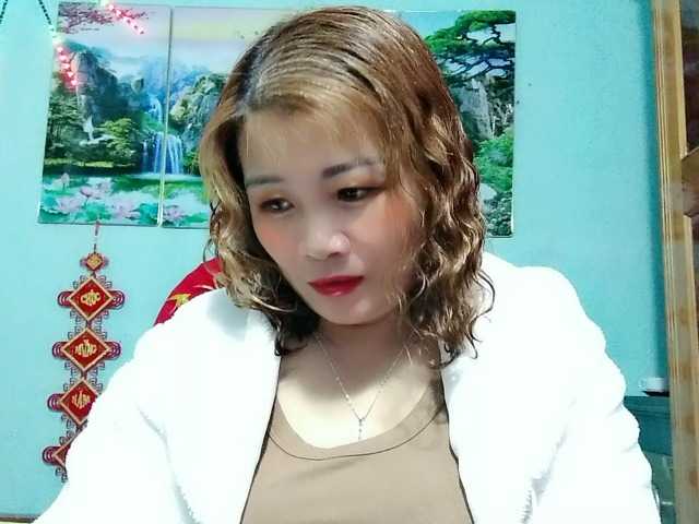 Linhanhsex2k's BongaCams show and profile