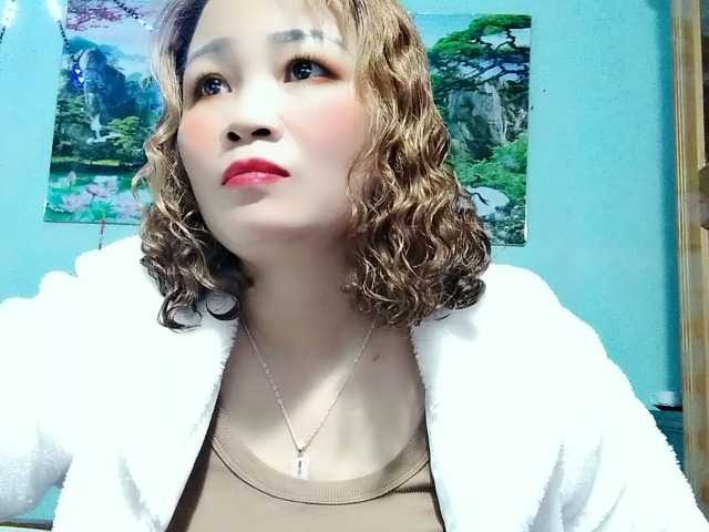 Linhanhsex2k's BongaCams show and profile