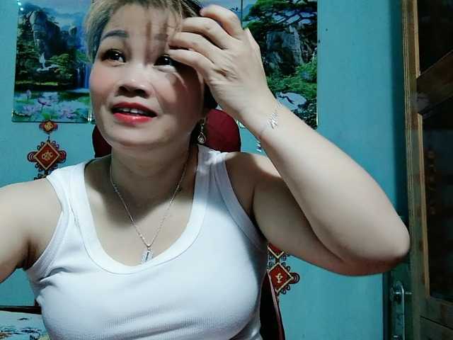 Linhanhsex2k's BongaCams show and profile