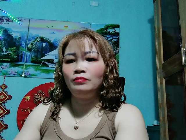 Linhanhsex2k's BongaCams show and profile