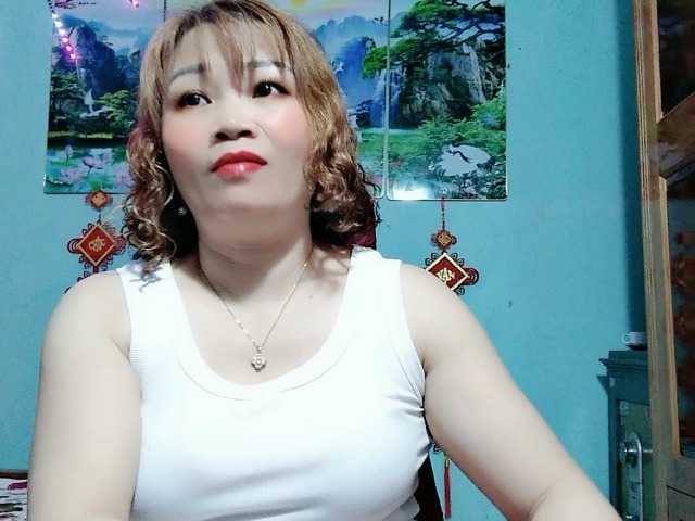 Linhanhsex2k's BongaCams show and profile