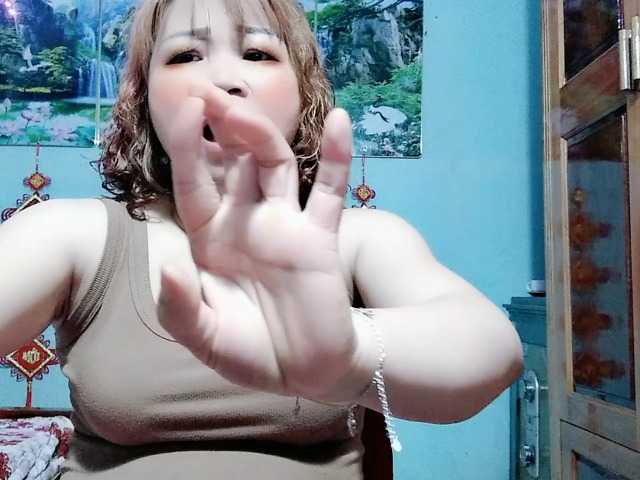 Linhanhsex2k's BongaCams show and profile