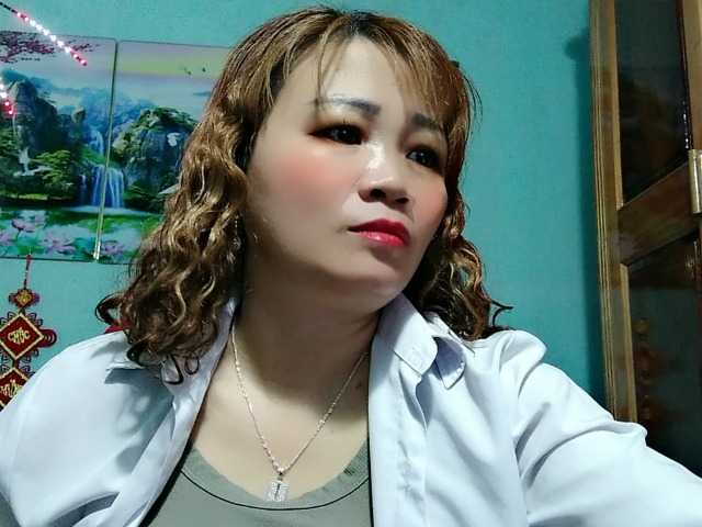 Linhanhsex2k's BongaCams show and profile