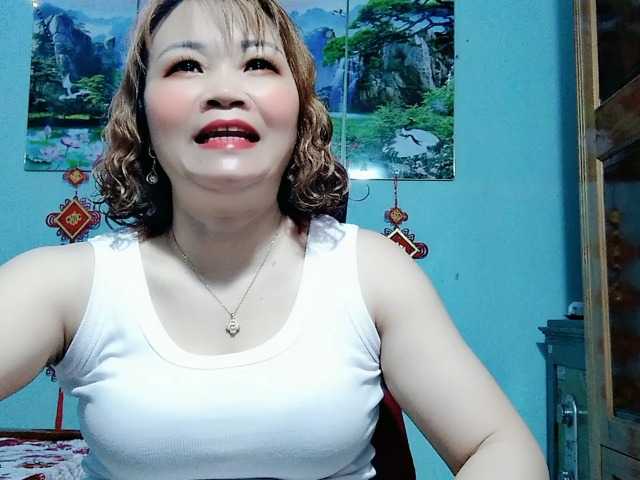 Linhanhsex2k's BongaCams show and profile