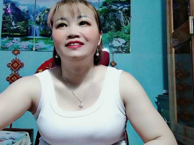 Linhanhsex2k's BongaCams show and profile