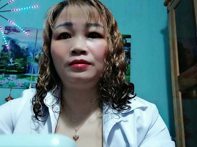 Linhanhsex2k's BongaCams show and profile