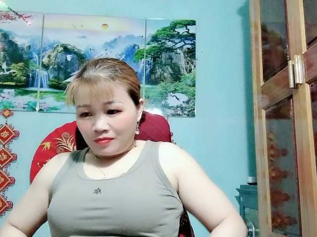 Linhanhsex2k's BongaCams show and profile