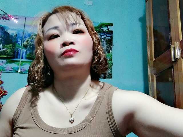 Linhanhsex2k's BongaCams show and profile