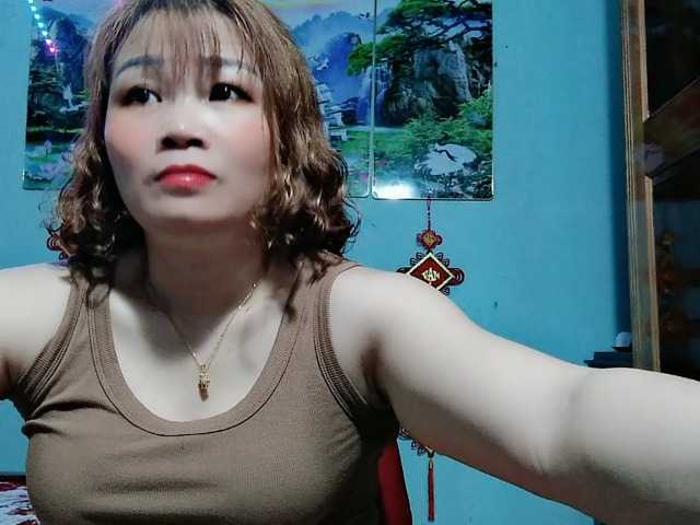 Linhanhsex2k's BongaCams show and profile