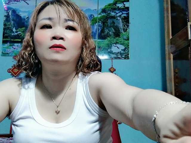 Linhanhsex2k's BongaCams show and profile