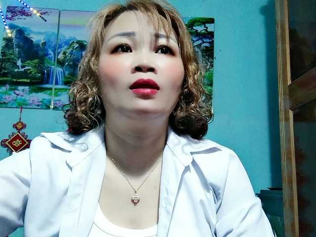 Linhanhsex2k's BongaCams show and profile