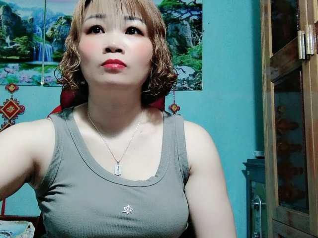 Linhanhsex2k's BongaCams show and profile