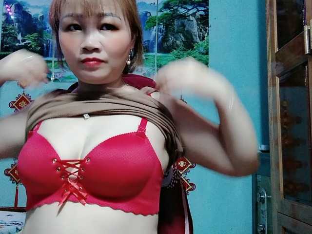 Linhanhsex2k's BongaCams show and profile